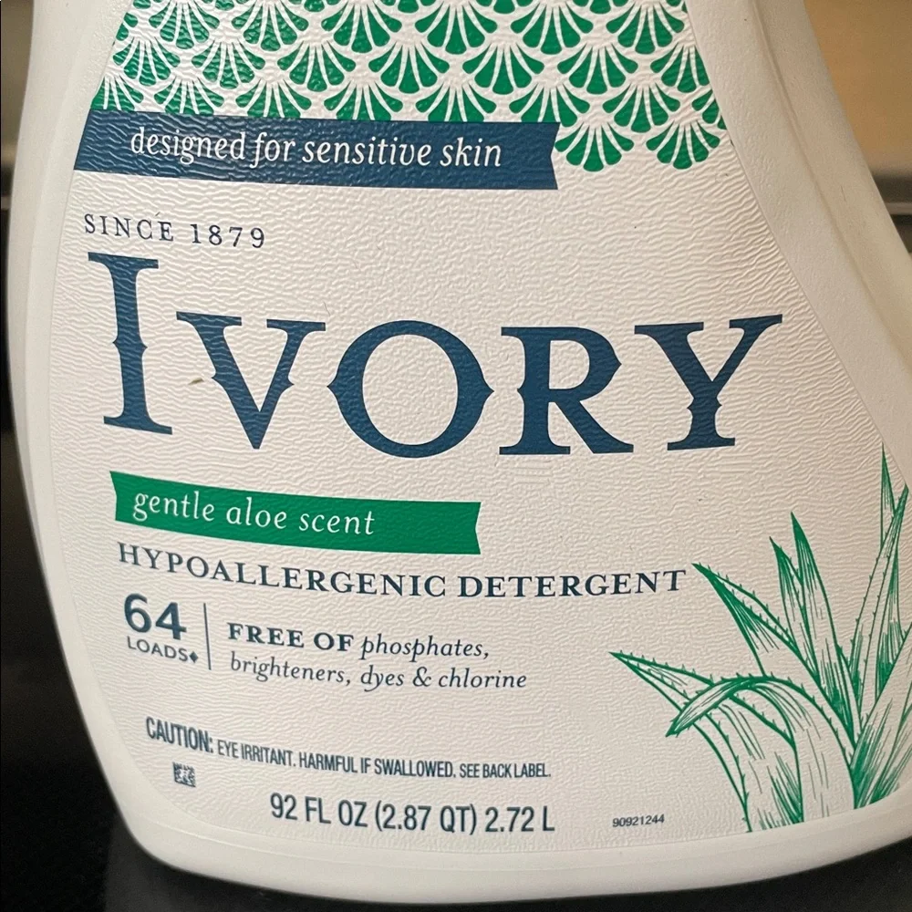 Ivory Laundry Detergent 92oz 64 Loads Aloe Hypoallergenic for Sensitive Skin - Picture 3 of 6